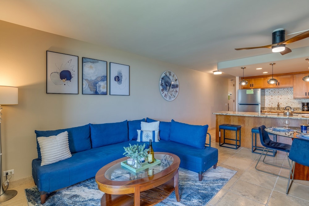 Kahana Reef 216 by RedAwning