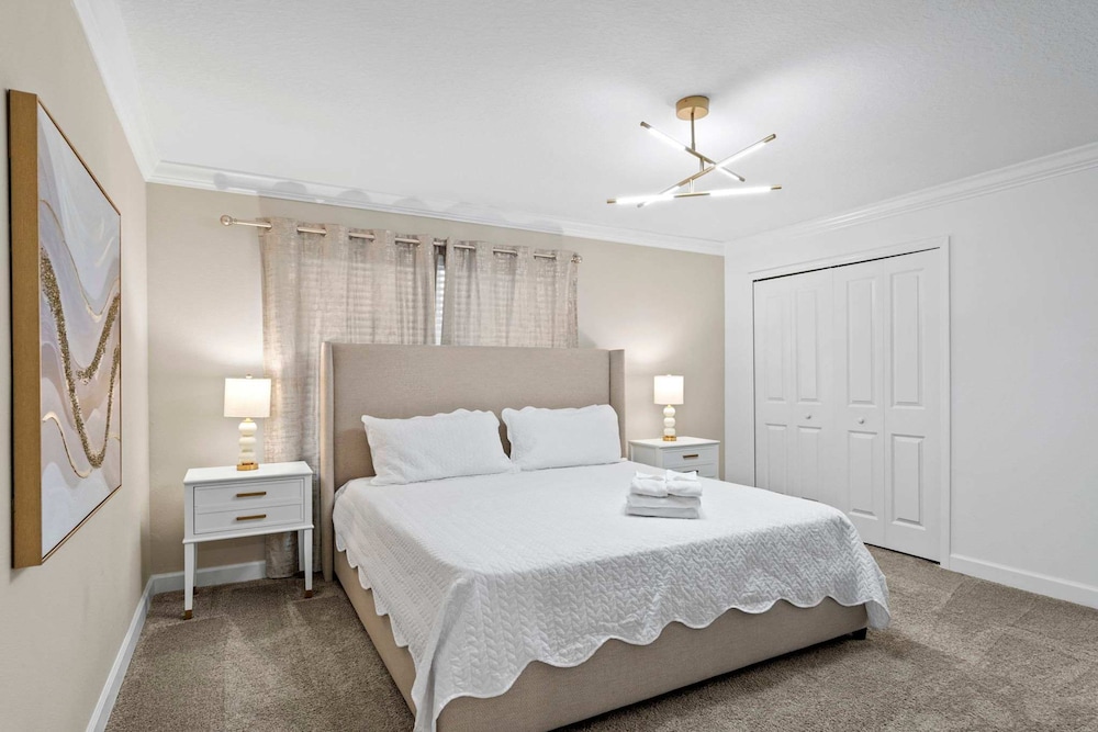 Special 4bedroom TH w Private Pool Next to Disney