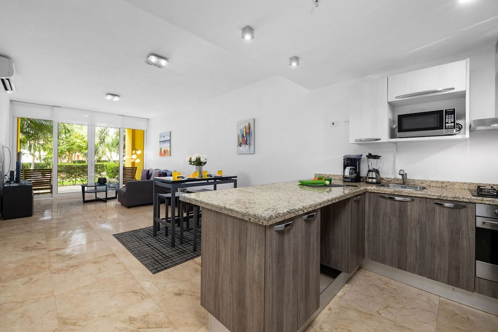 Charming 1br1ba Condo in Great Location With Pool
