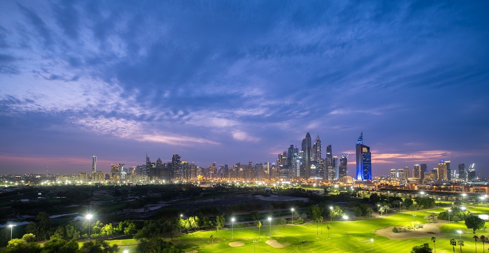 LUX The Modern Golf Skyline Suite