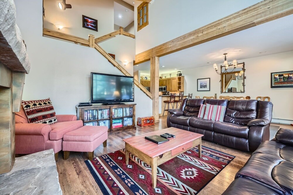 8712 Ski Tip Townhomes 3 Bedroom Townhouse