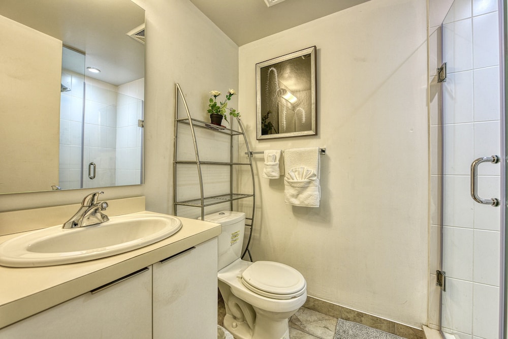 Sarkar Suites - Entertainment District