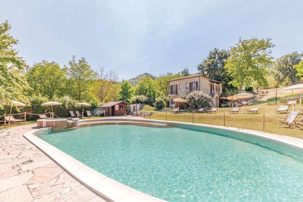 Apartment in Marche Near Urbino and Pool