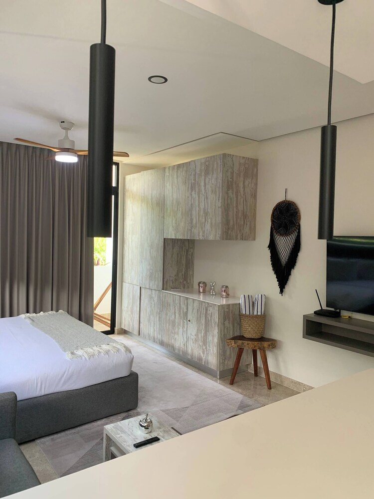 Perfect Studio Light and Nature in Aldea Zama
