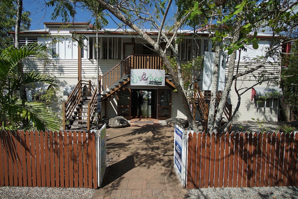 Travellers Paradise Heritage Historical Place - Hostel