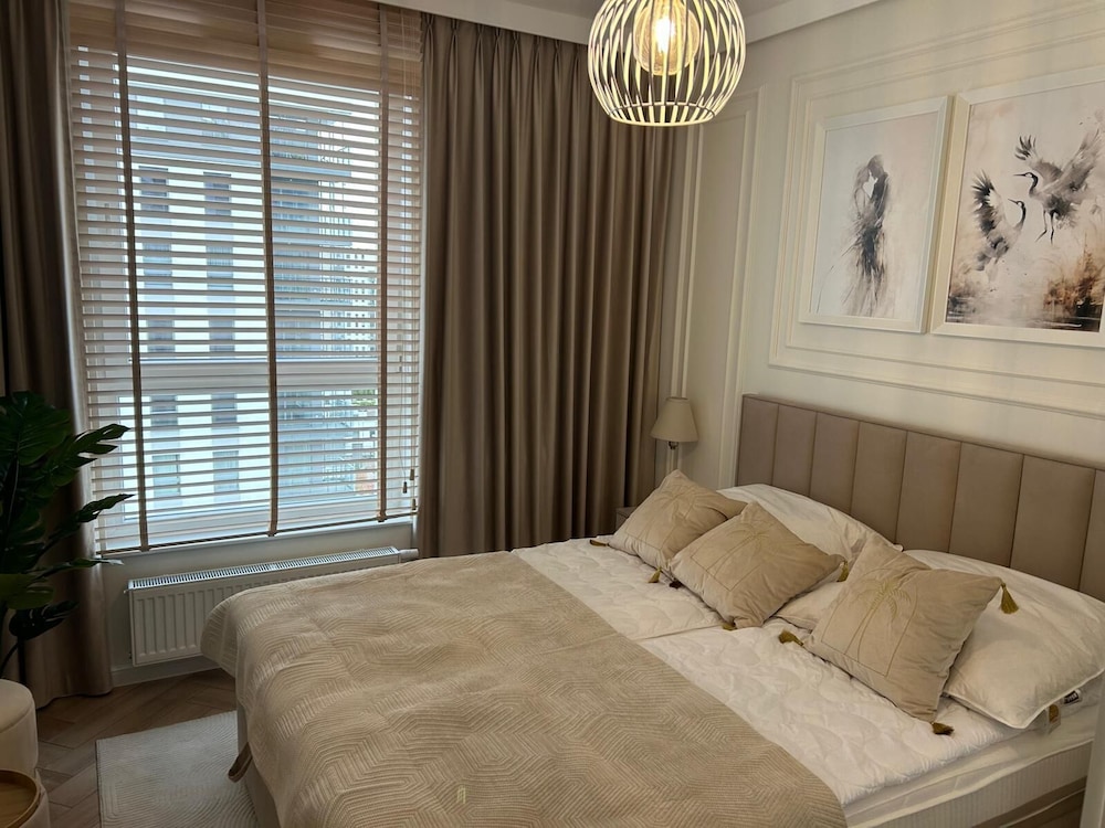 Horizon 170 Deluxe by Grand Apartments