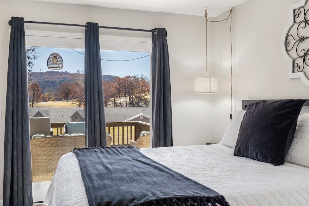 Kim's Dream Retreat - In the Heart of the Ozarks view 5