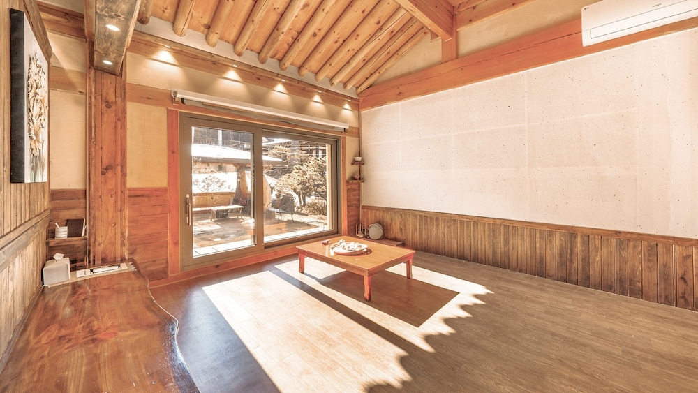 Yangpyeong Agni Choshi Mae Hanok Stay