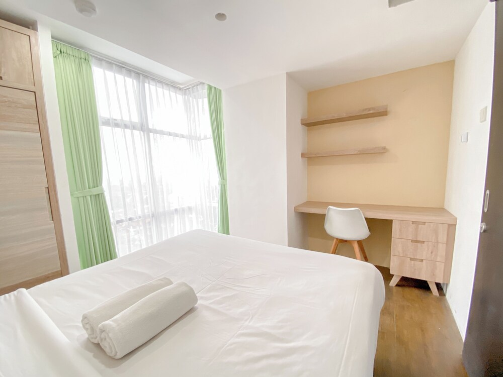 Urban Designed 3Br At Grand Asia Afrika Apartment
