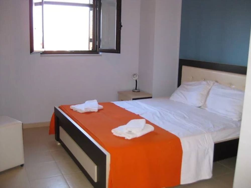 Villa Orestis - Stoupa Garden Getaway