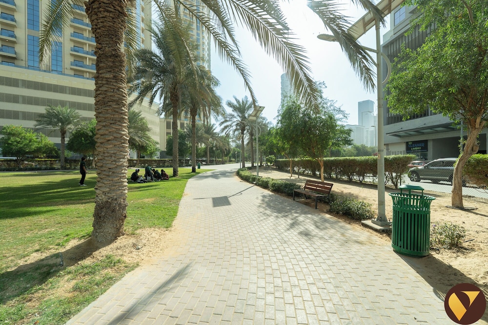 Jeewar JVC near Circle Mall Pool Gym