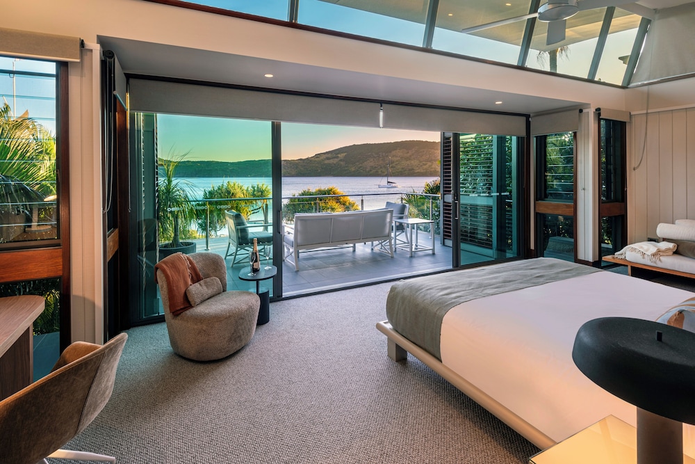 6 Yacht Club Oceanfront House On Marina Deluxe 4 Bedroom With 2 Golf Buggies