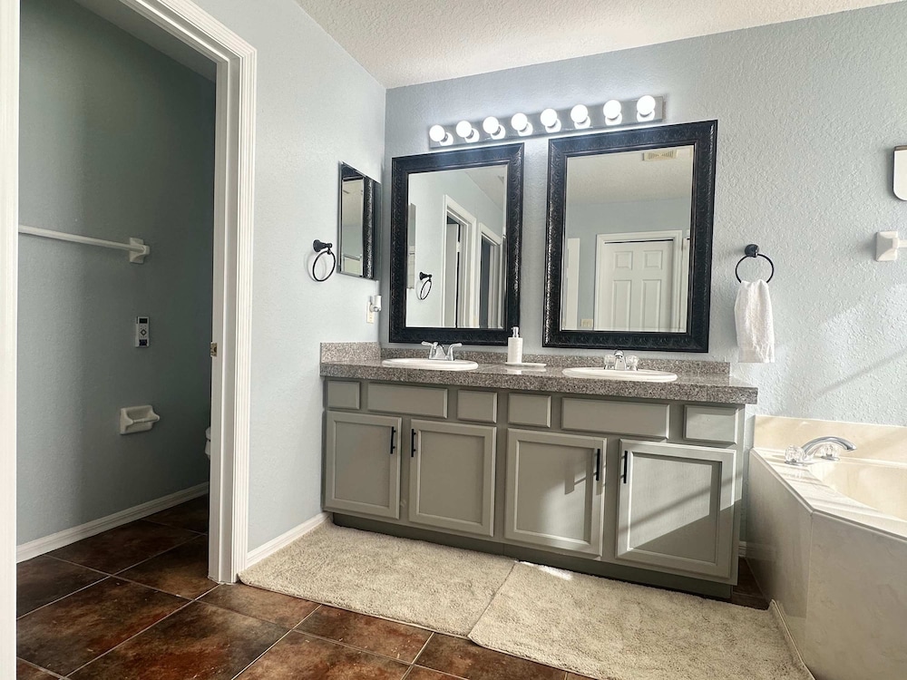 Family Villa 5 Bedroom Near Disney World