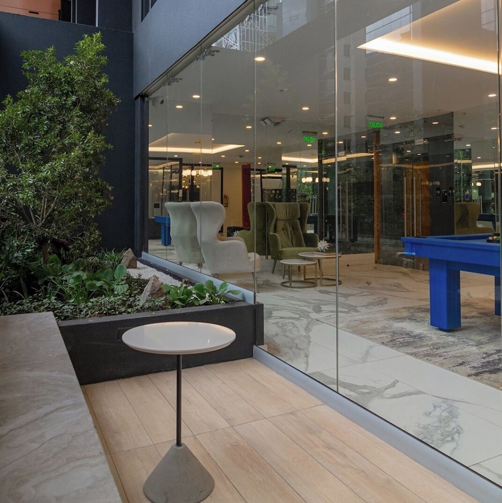 Xoe Mini-suites and Apartments