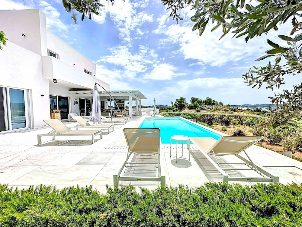 Modern VIP Villa 100 Privacy Stunning Views