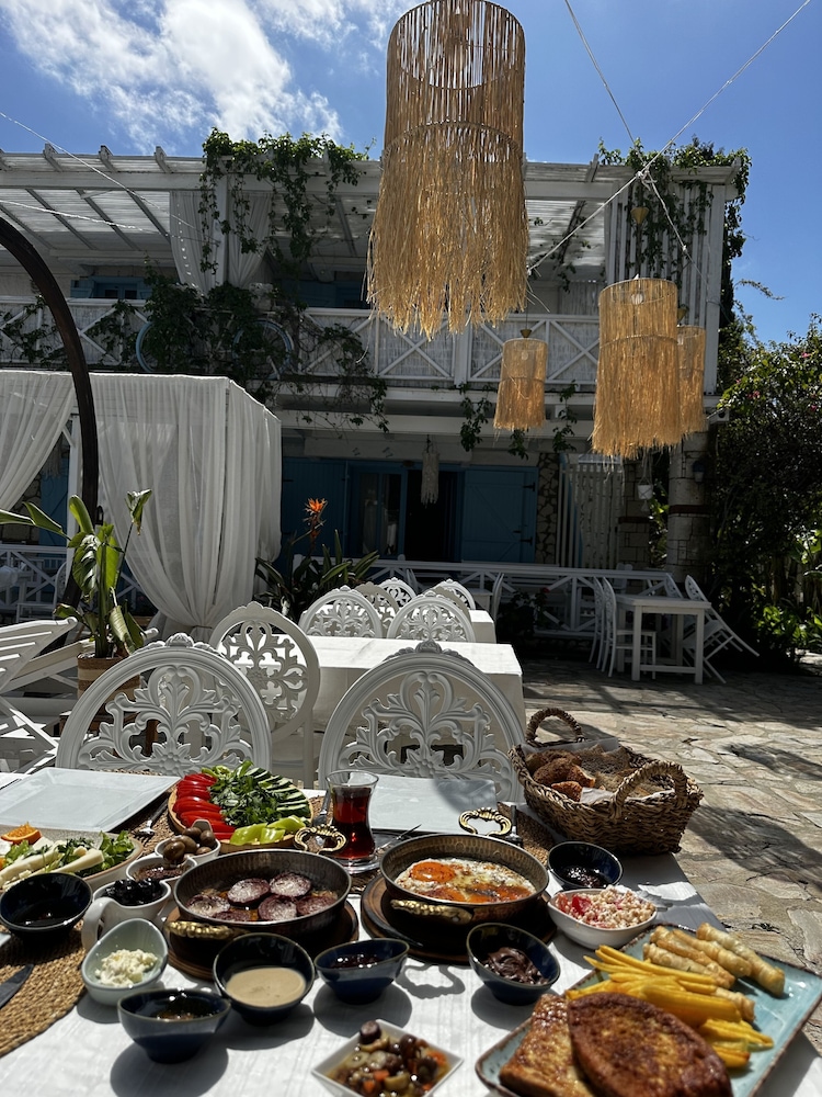 Ala Konak - Image 18