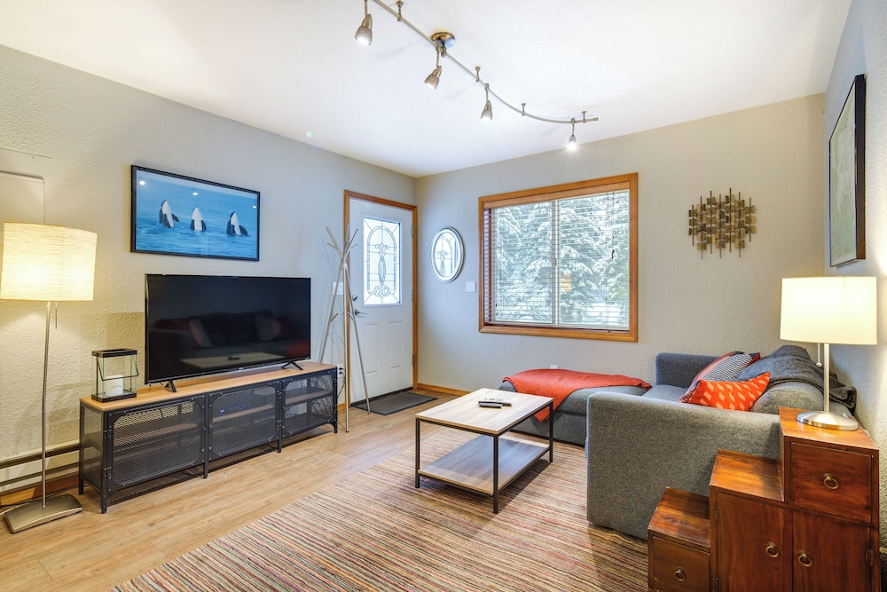 Juneau Vacations - Juneau Apartment - Minutes to Mendenhall Glacier - Property Image 1