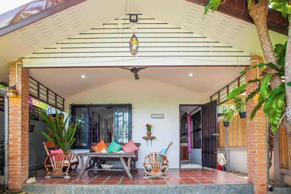 House 4 People sea View 100 m From the Beach