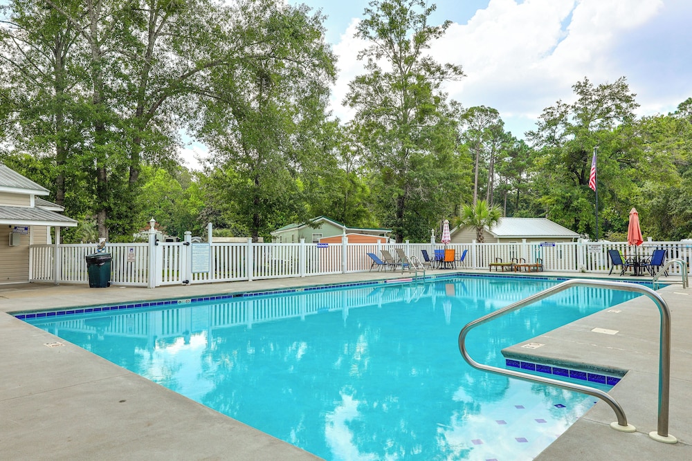 Resort Dock & Boat Ramp: Home w/ Wolf Bay Access