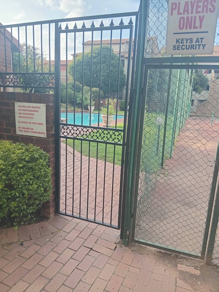 Ground flr 3bed Apartment Private Garden