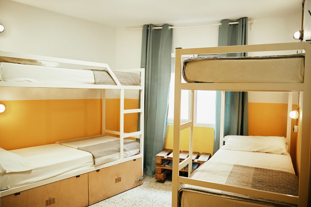 LOFT HOSTAL Group 55