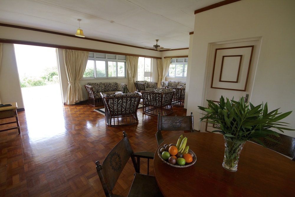 Mweya Safari Lodge