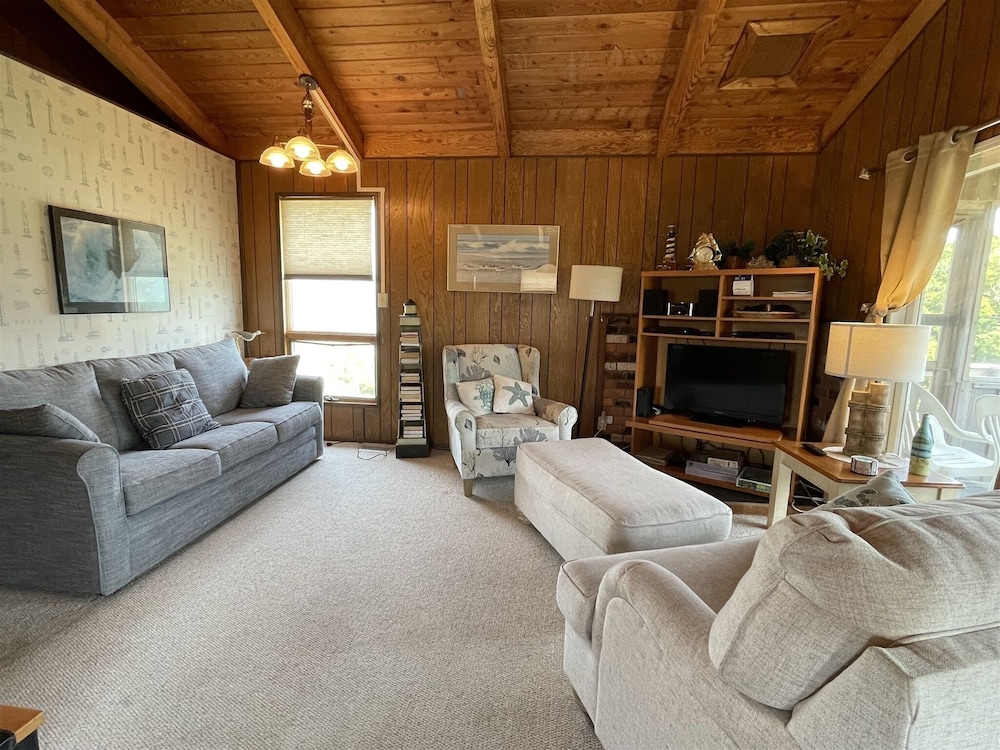 Exhale 3 Bedroom Cottage by RedAwning