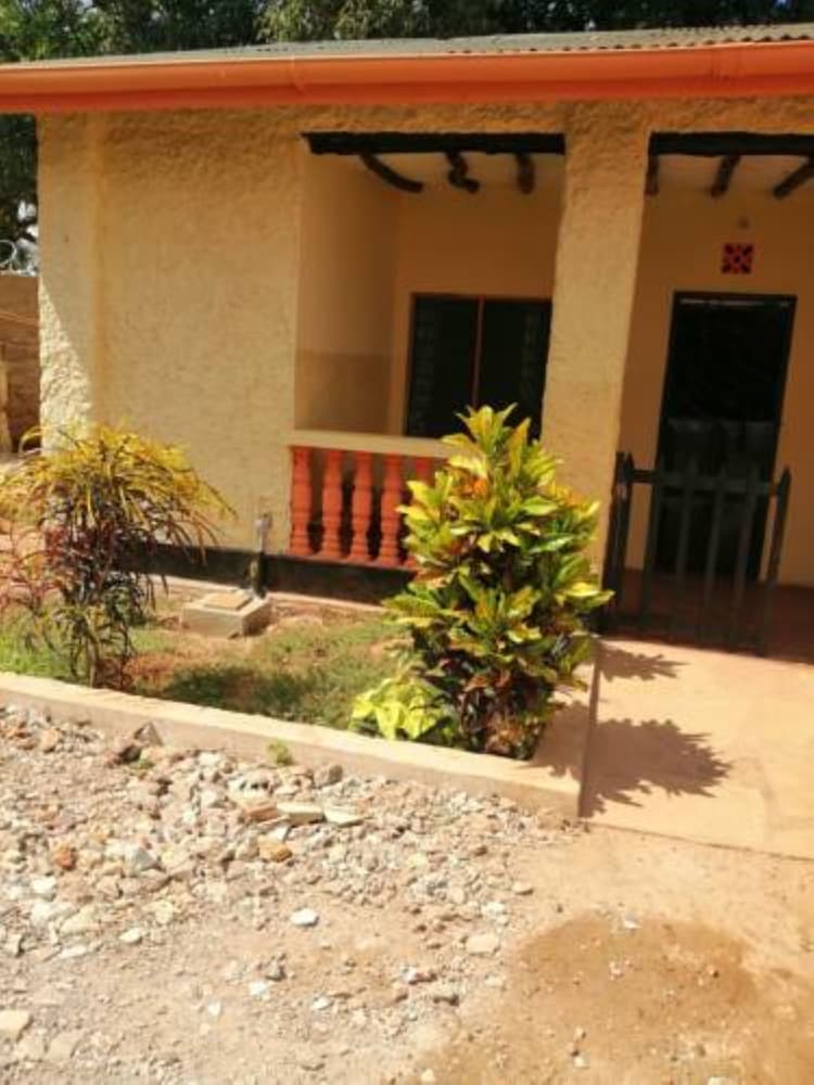 Ukunda Vacations - Diani Travelers Guest House - Property Image 2