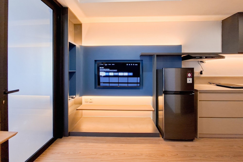 1Br Near Alam Sutera Mall At Collins Boulevard Apartment