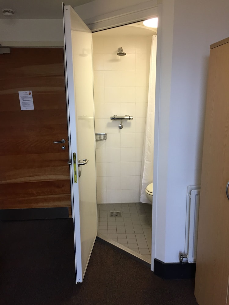 Davies Court - Hostel
