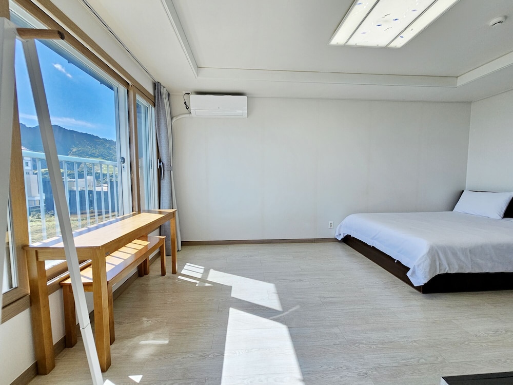 Seongsan Morning Sunset Pension