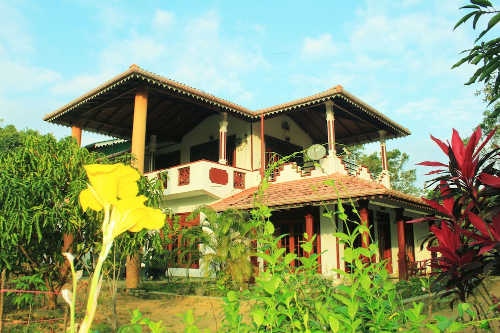 Hotel Sinhagiri Villa - Image 1
