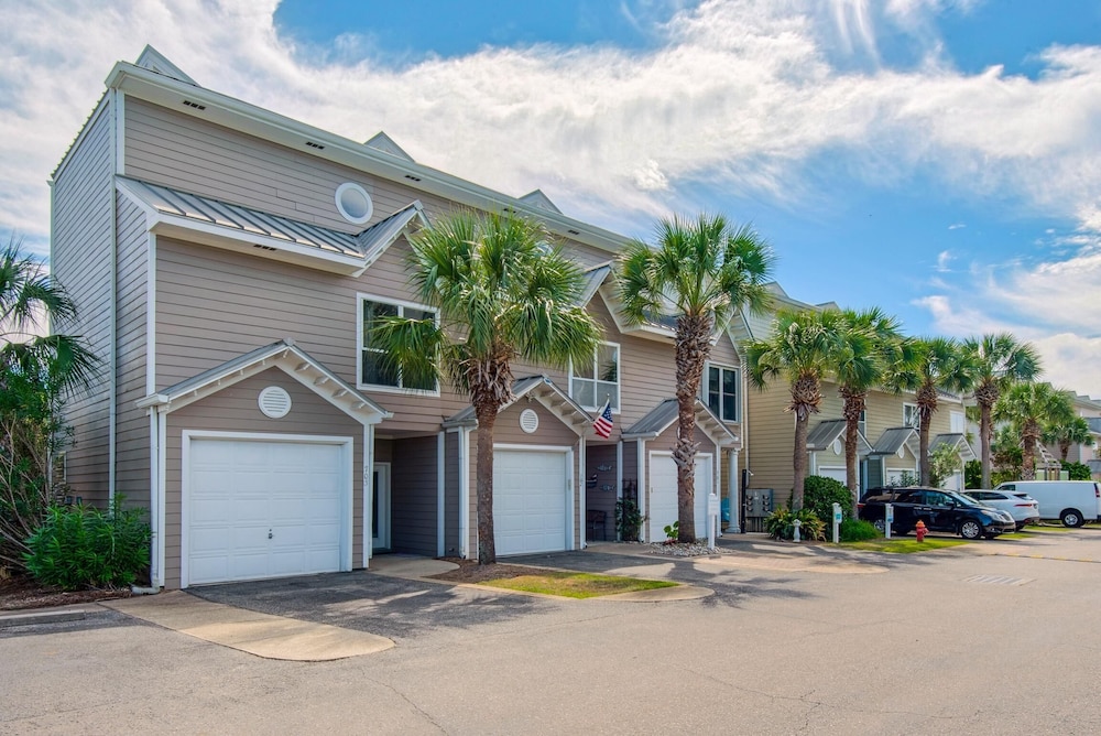Beach Haven- Beach Pointe 703 view 4
