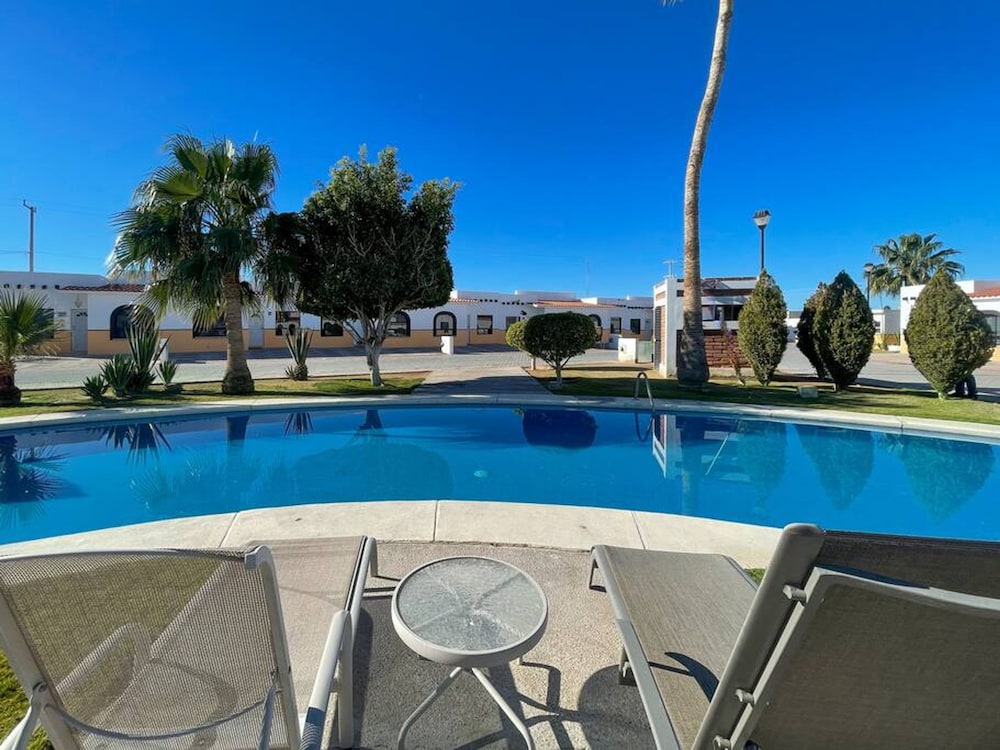 Mexican Ambience Townhome With Pool 28