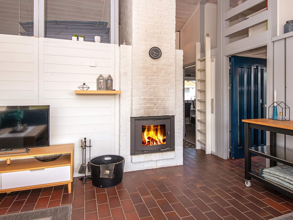 6 Person Holiday Home in Aabenraa-by Traum