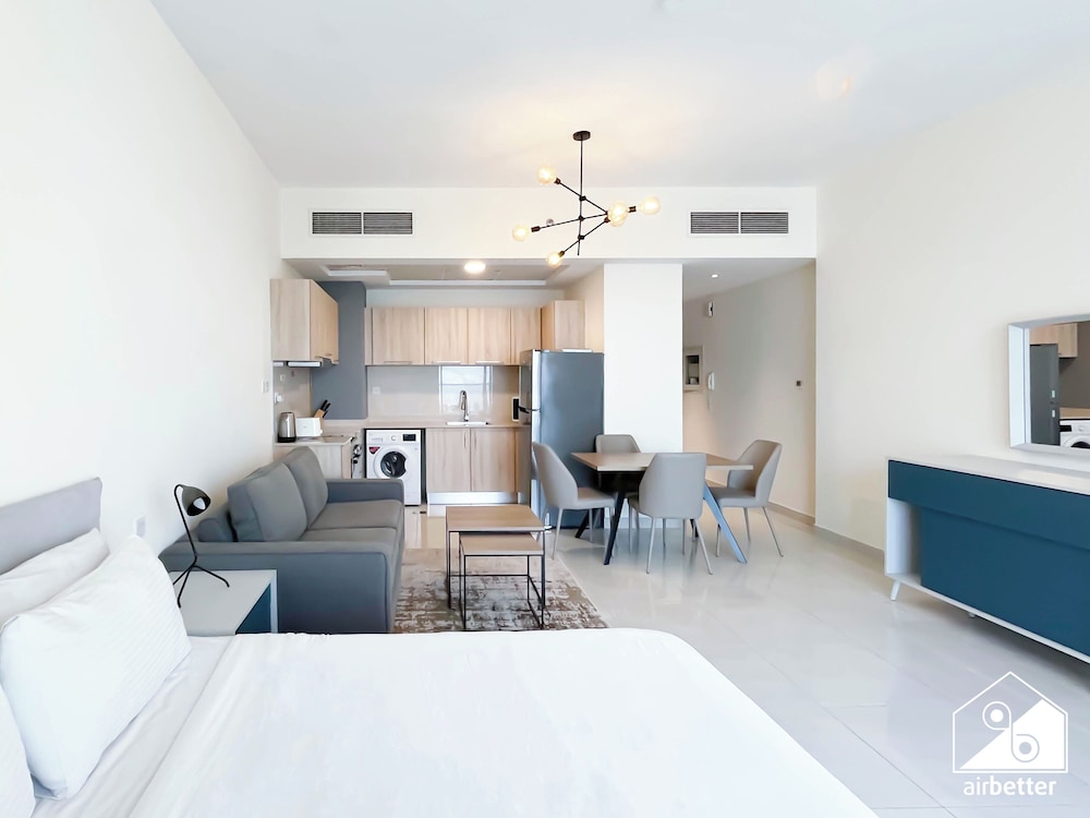 Gorgeous Studio With Balcony Business Bay
