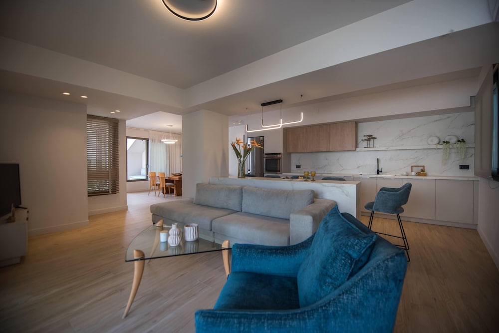 Arvacay Luxury home photo 3