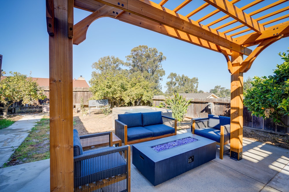 Seaside Home w/ Hot Tub & Patio: Close to Beaches! view 3