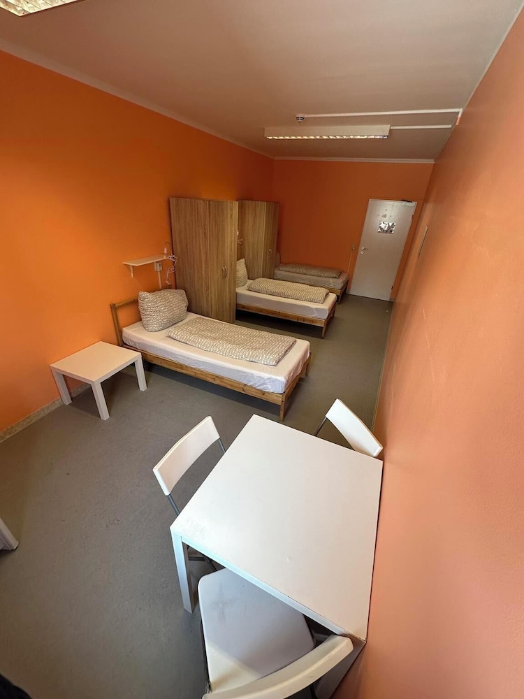 2-Rent Group Hostel Zimmer&Apartments GKP2