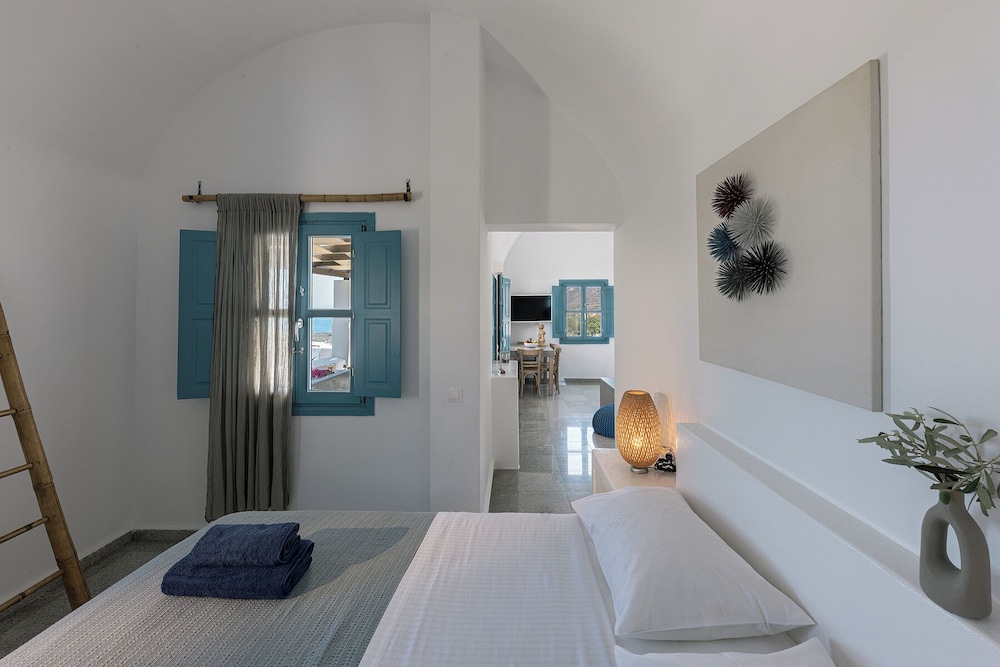 GTK Santorini Oia Sunset Villas