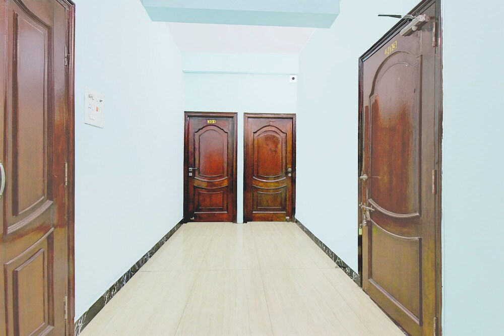 Fabhotel Rb Palace