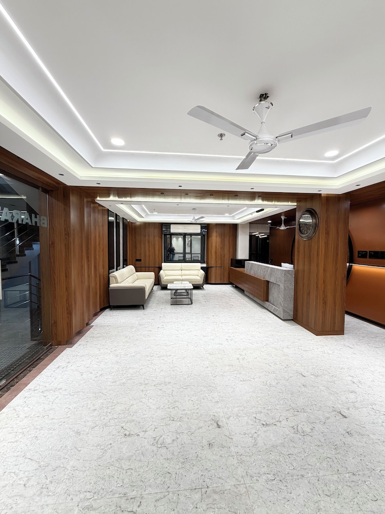 Bharat Inn Hotel And Restaurant