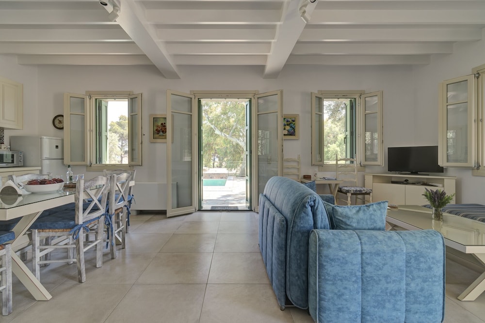 Ouzo Traditional House with private pool photo 5