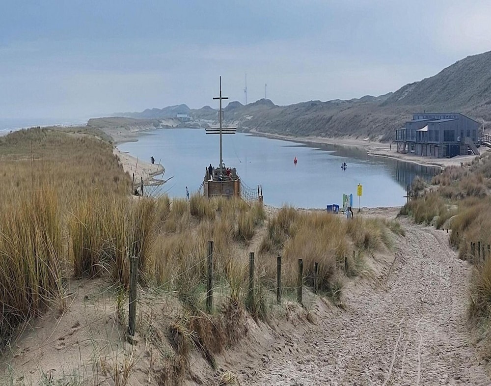 Cosy Holiday Home Near Beach