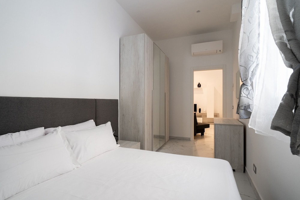 The Urban Nest White and Grey by Wonderful Italy