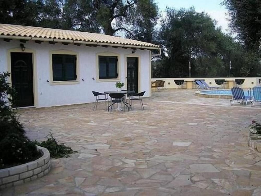 Olympia Paxos Apartment