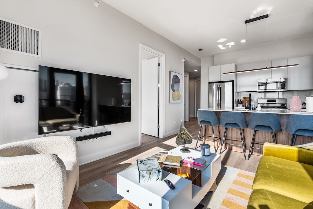 Fulton Market Group Hub 2 Units Walk to Dining