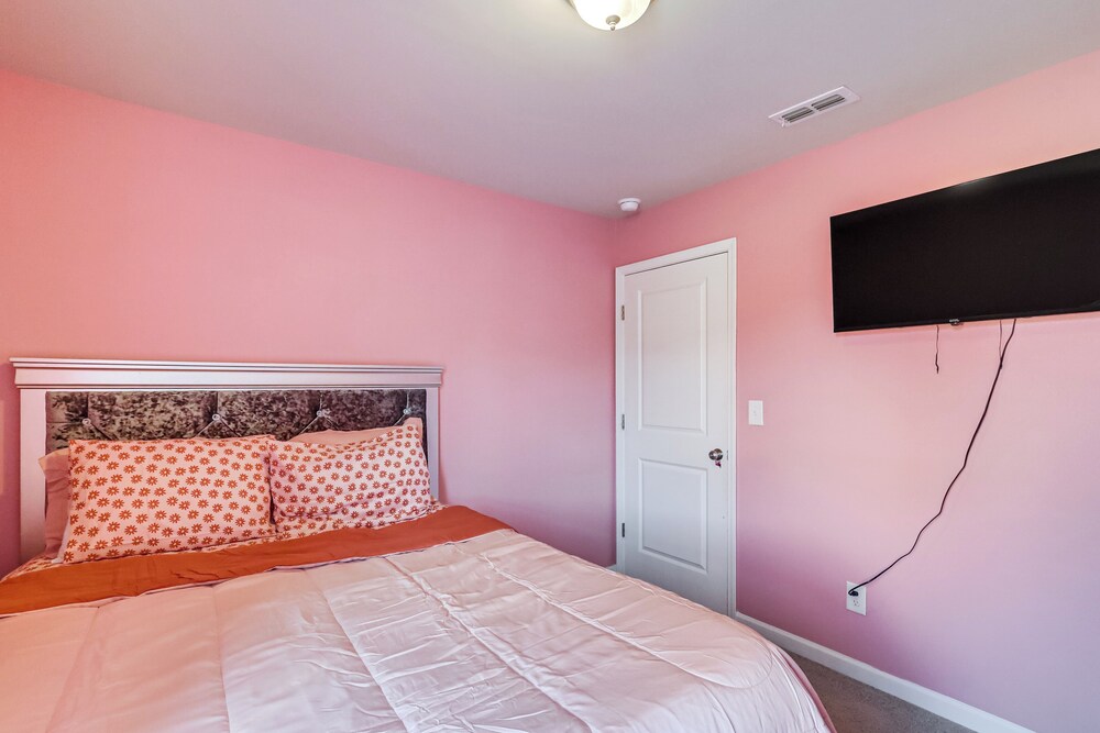 5 Mi to Amerson River Park: Family-friendly Home
