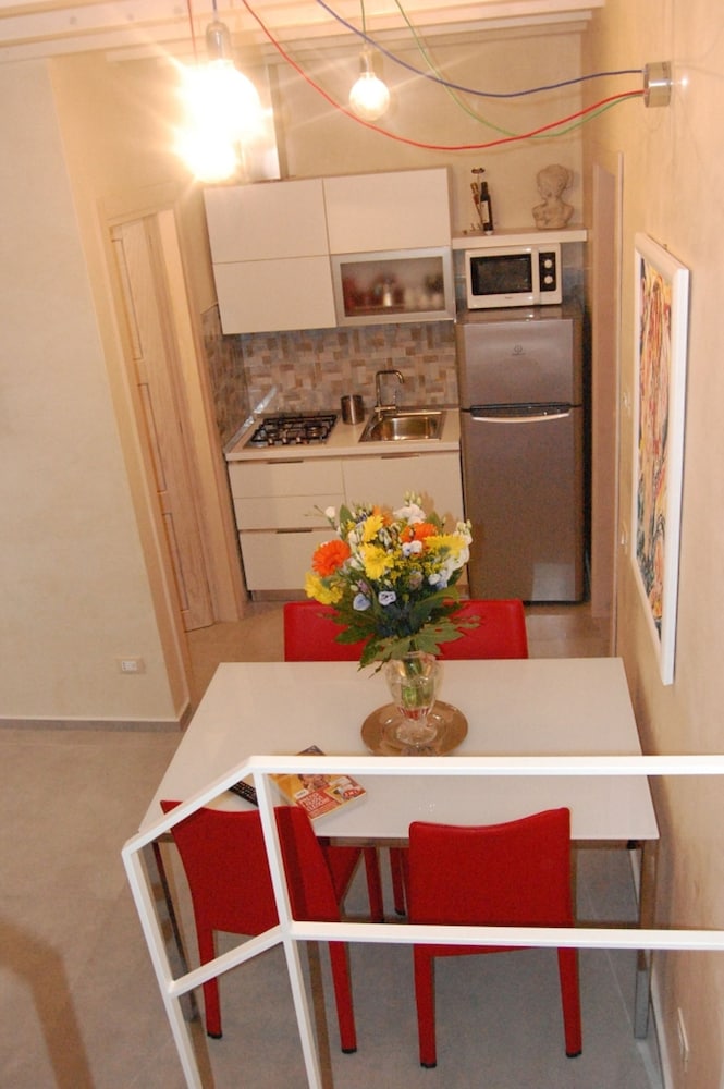 Stevens Suite Apartment en Gallipoli — kitchen