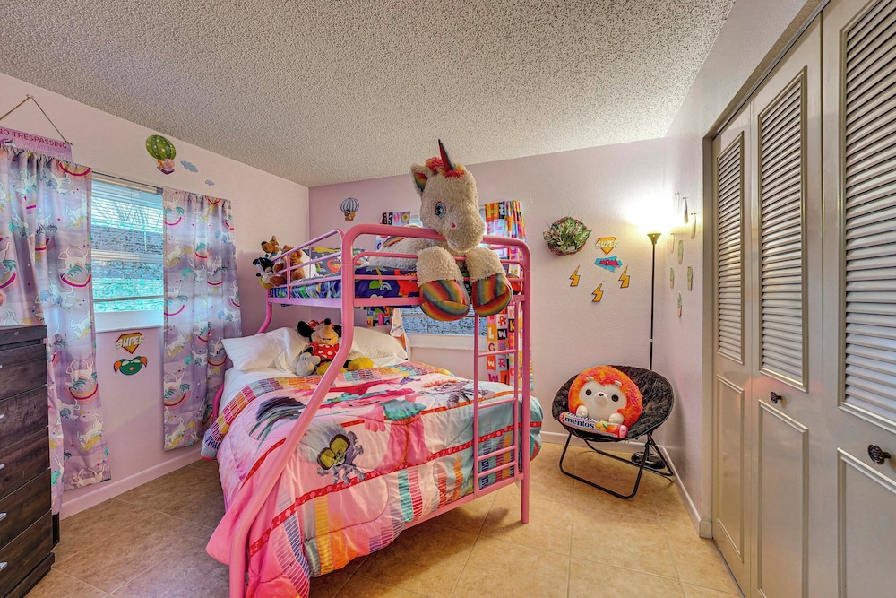 Pet-friendly Horse Capital Hub w/ Patio & Yard